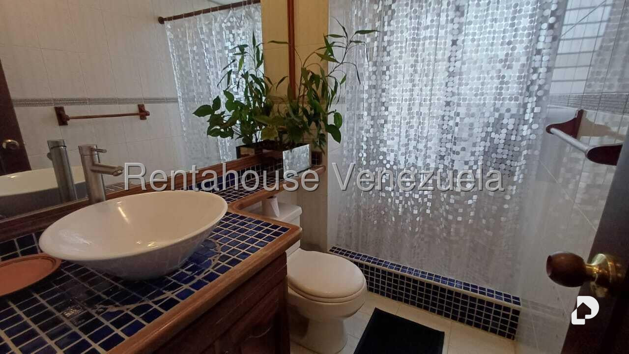 Apartamento en La Florida, Caracas – 23