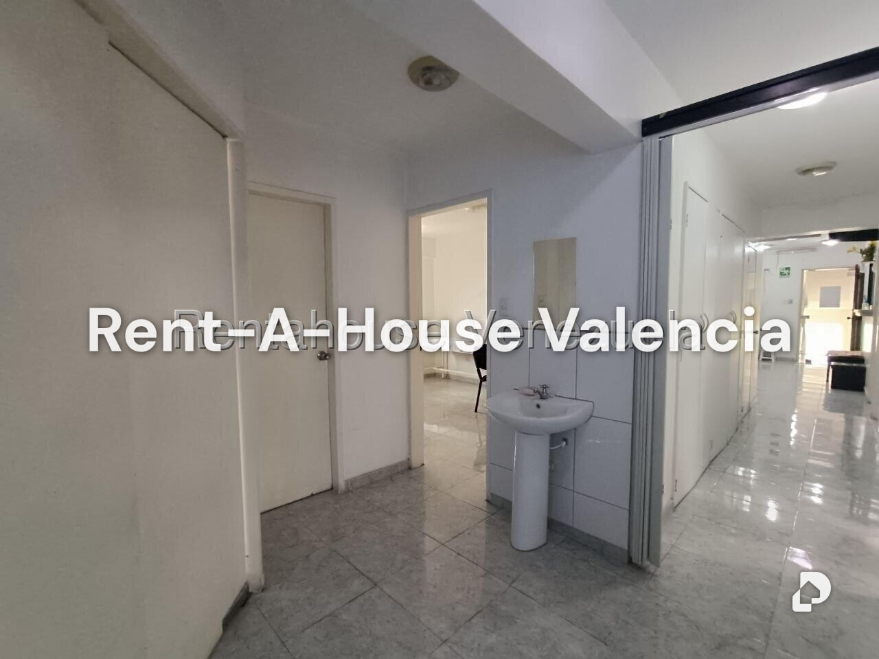 Oficina en Avenida Bolivar Norte, Valencia – 29