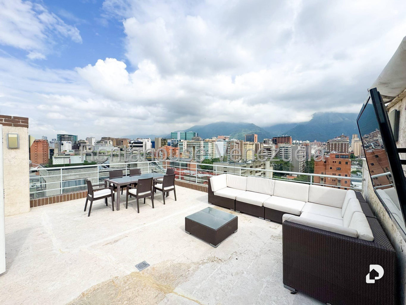 Apartamento en El Rosal, Caracas – 10