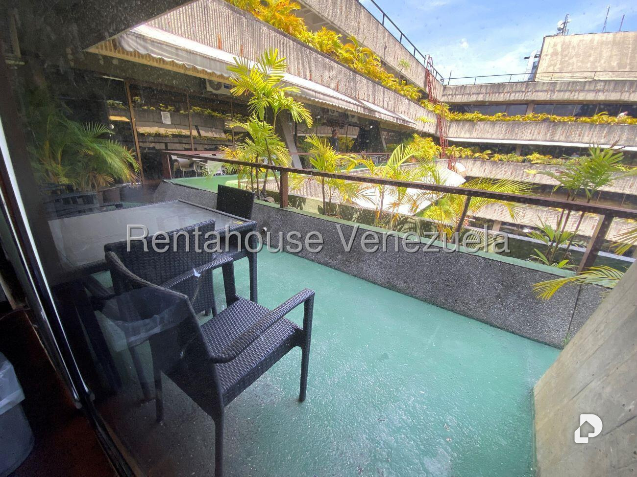 Oficina en Chuao, Caracas – 11