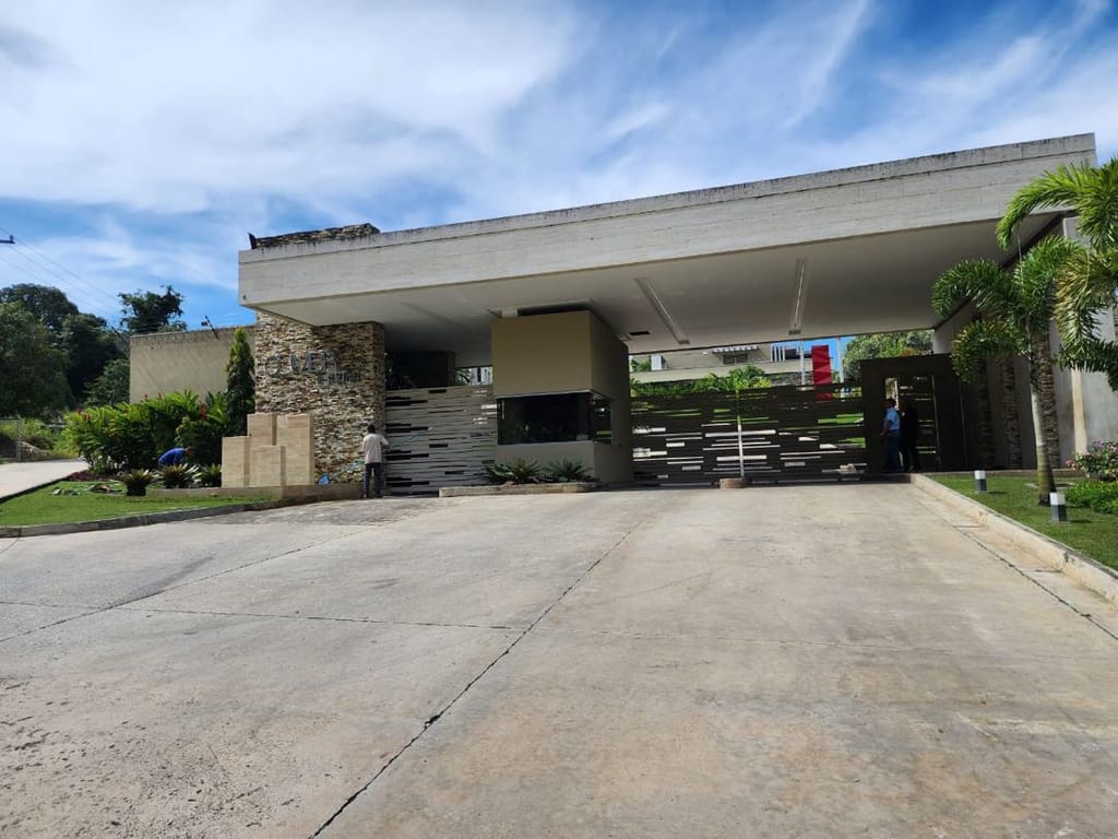 Casa en Guataparo Country Club, Valencia - 1
