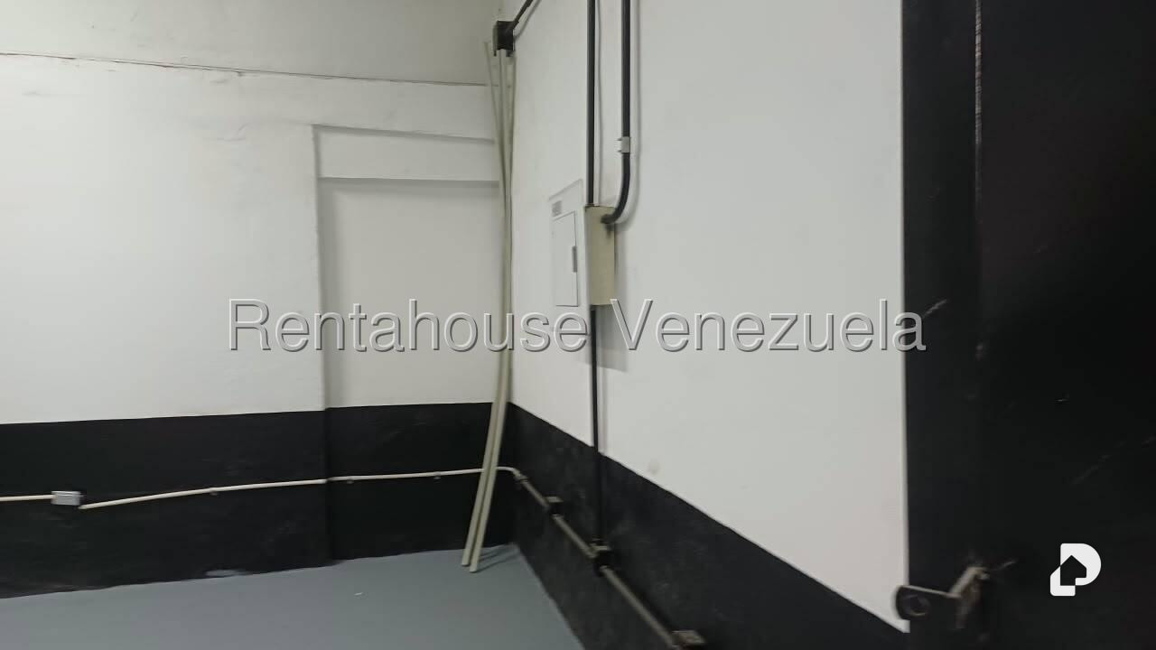 Local comercial en Bello Monte, Caracas – 4