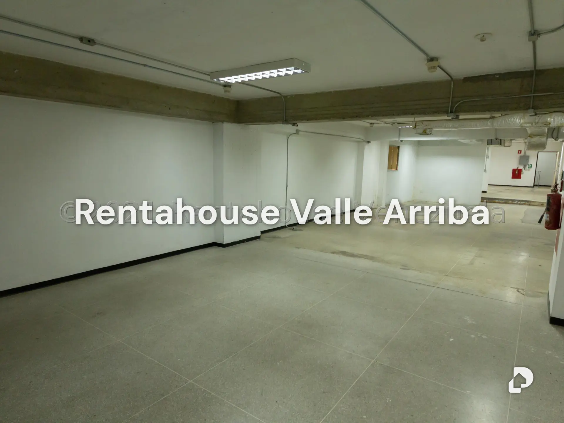 Local comercial en Puente Hierro, Caracas – 11