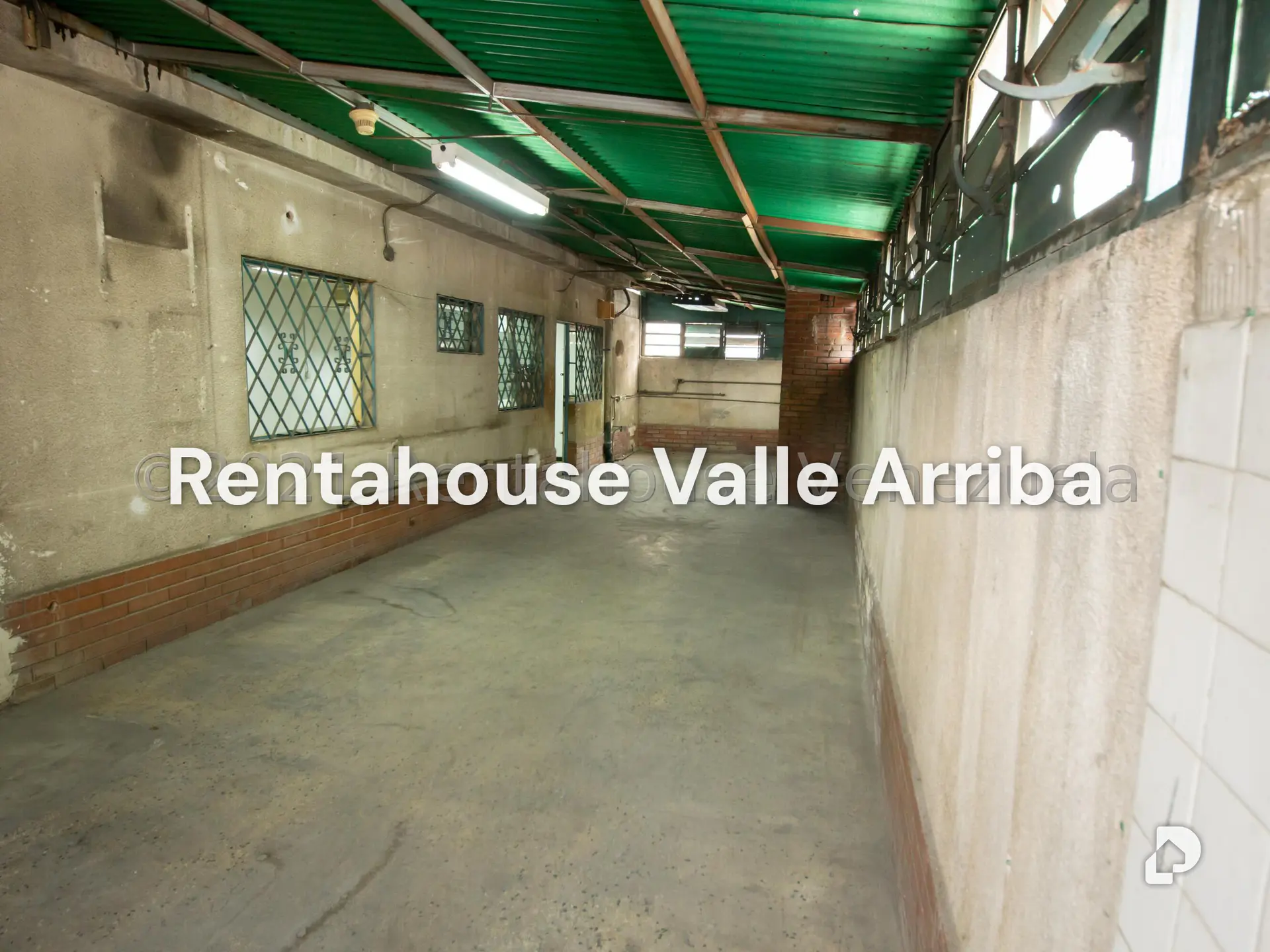 Local comercial en Puente Hierro, Caracas – 13