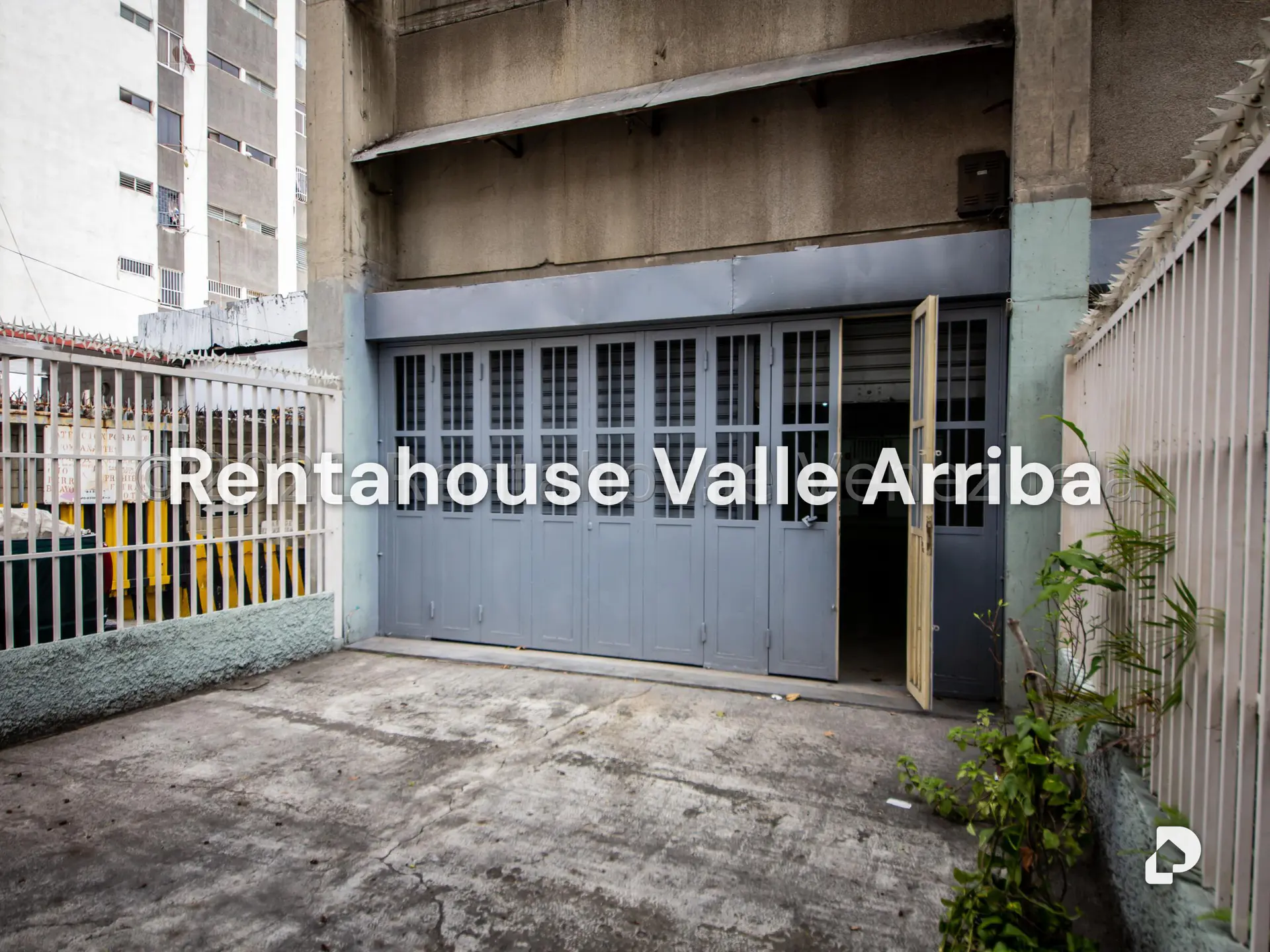 Local comercial en Puente Hierro, Caracas – 1