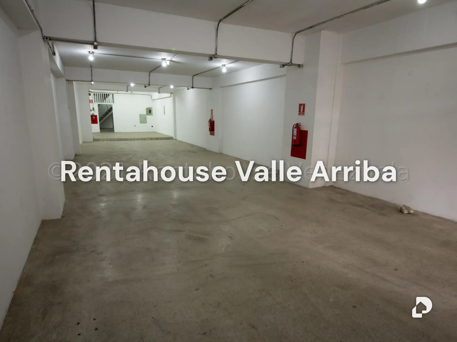 Local comercial en Puente Hierro, Caracas – 2