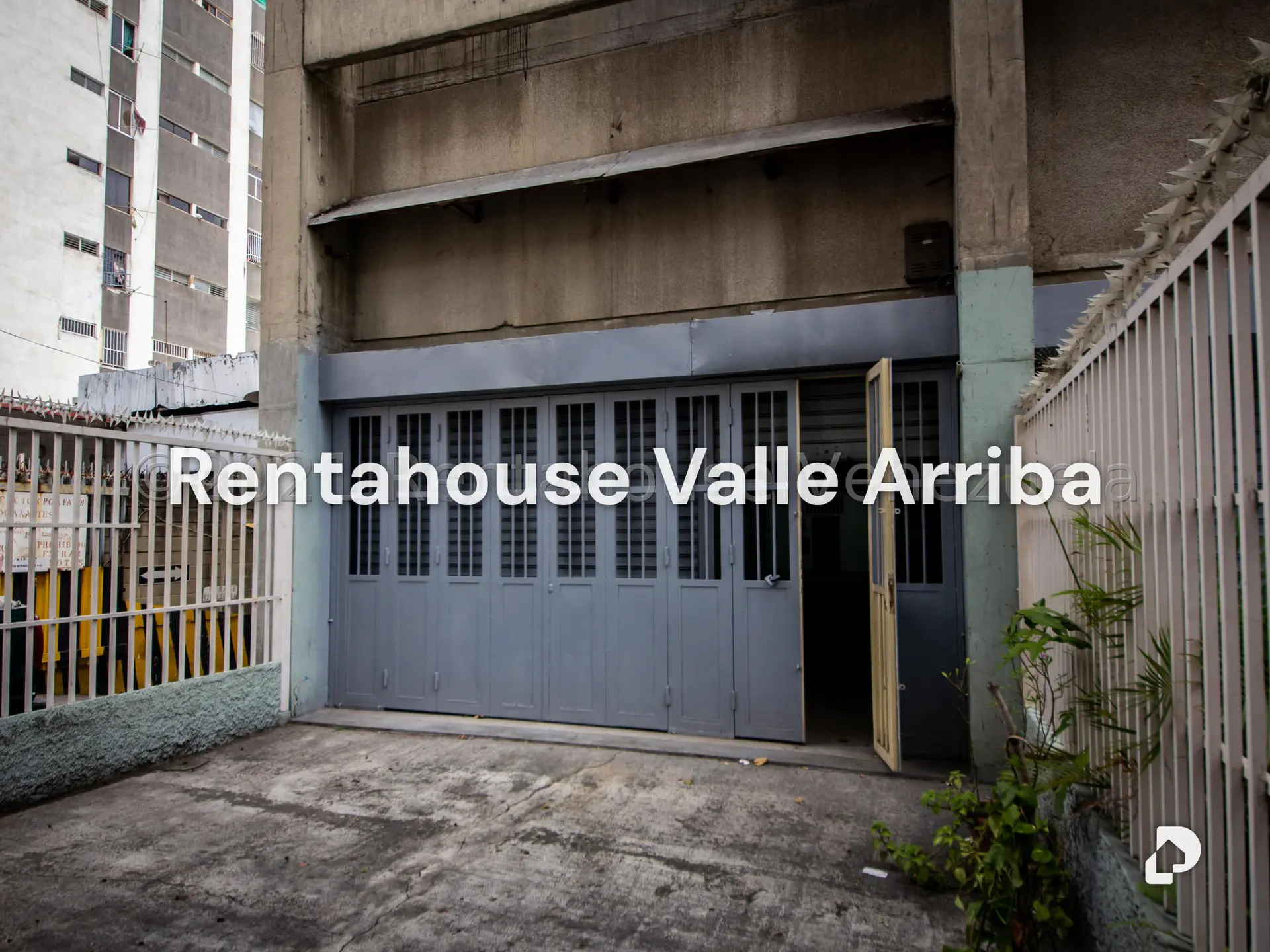 Local comercial en Puente Hierro, Caracas – 14