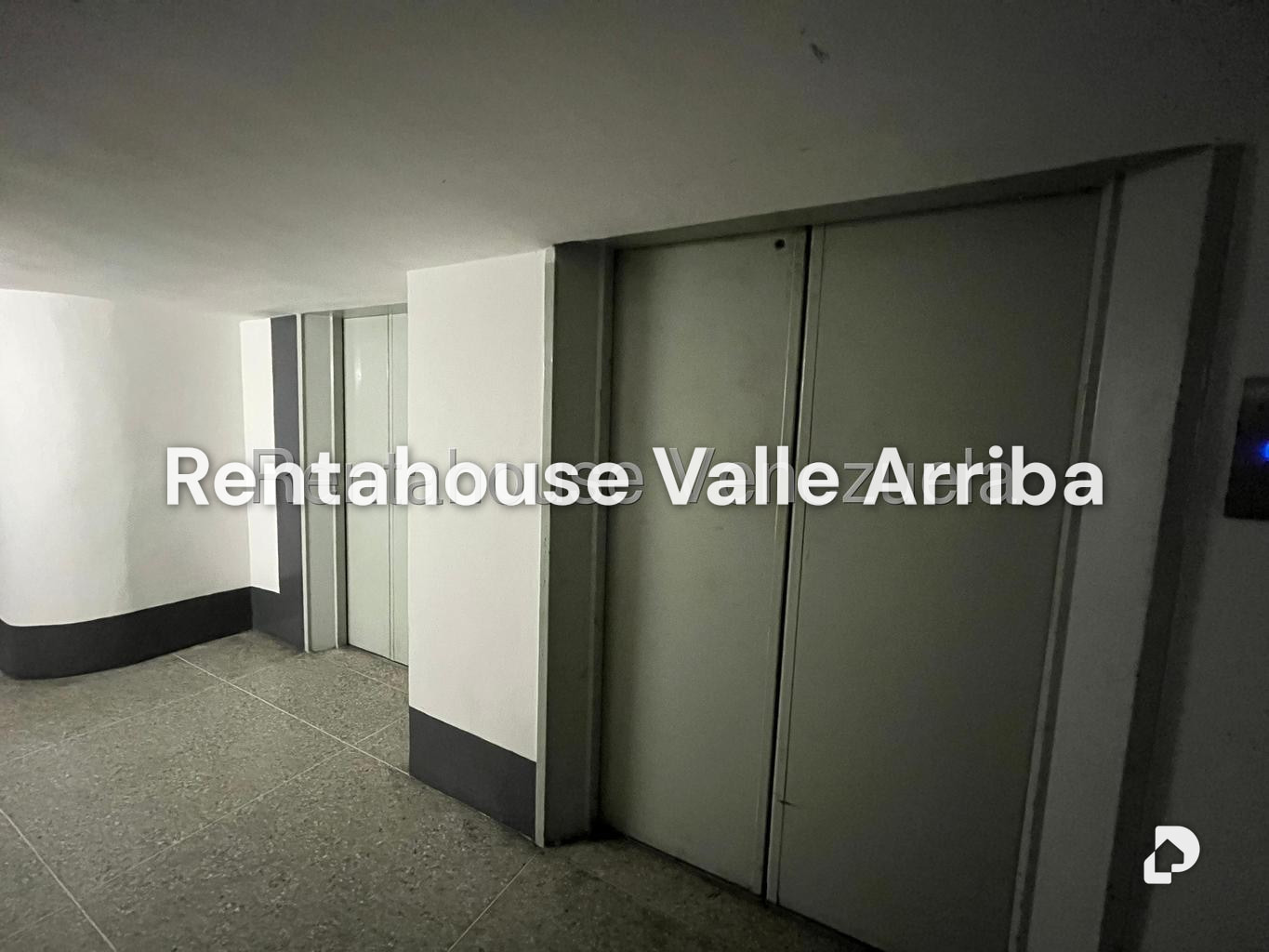 Local comercial en La Urbina, Caracas – 3