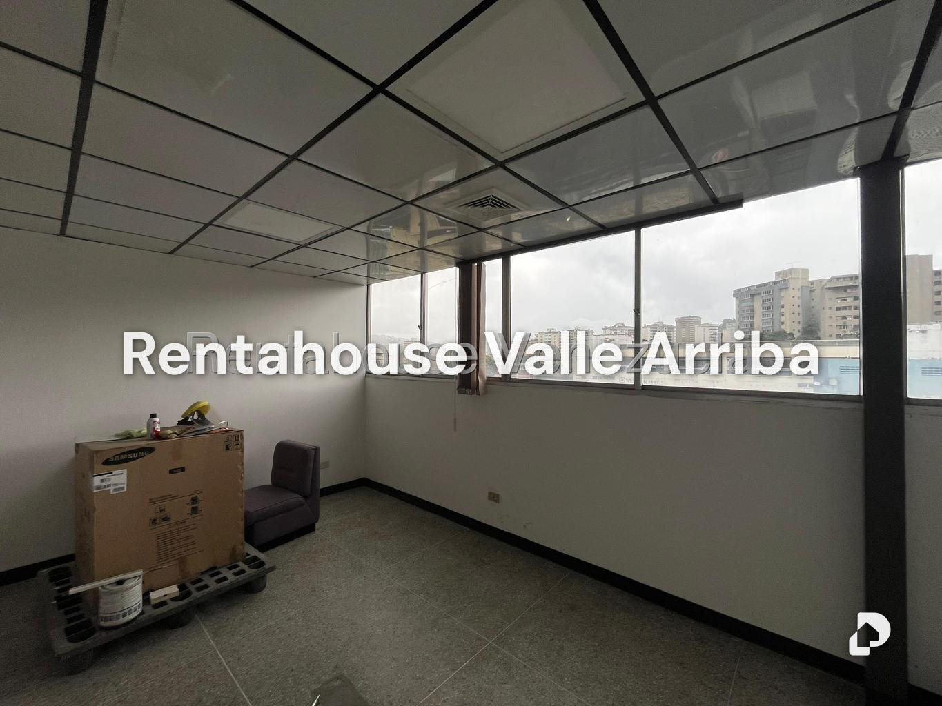 Local comercial en La Urbina, Caracas – 10