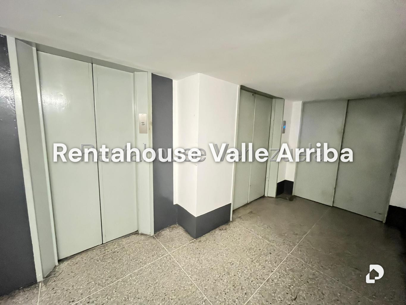 Local comercial en La Urbina, Caracas – 4