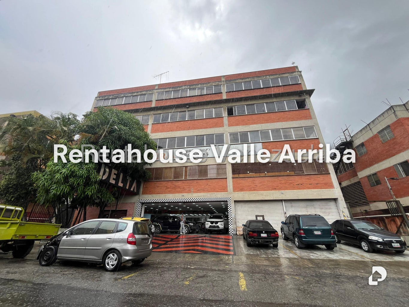 Local comercial en La Urbina, Caracas – 22