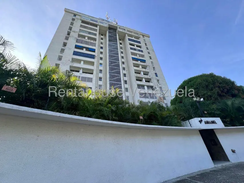 Apartamento en Urbanización Andrés Bello, Maracay - 1