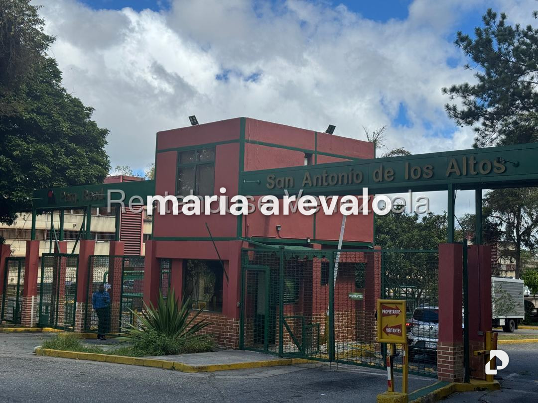 Apartment in La Rosaleda, San Antonio de Los Altos – 1