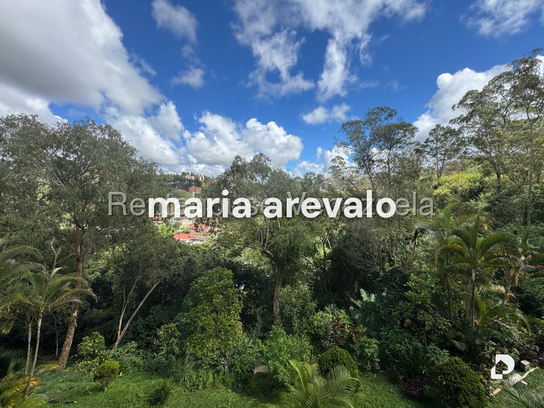 Apartment in La Rosaleda, San Antonio de Los Altos – 2