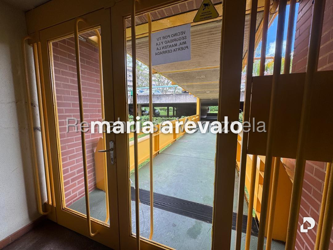 Apartment in La Rosaleda, San Antonio de Los Altos – 27