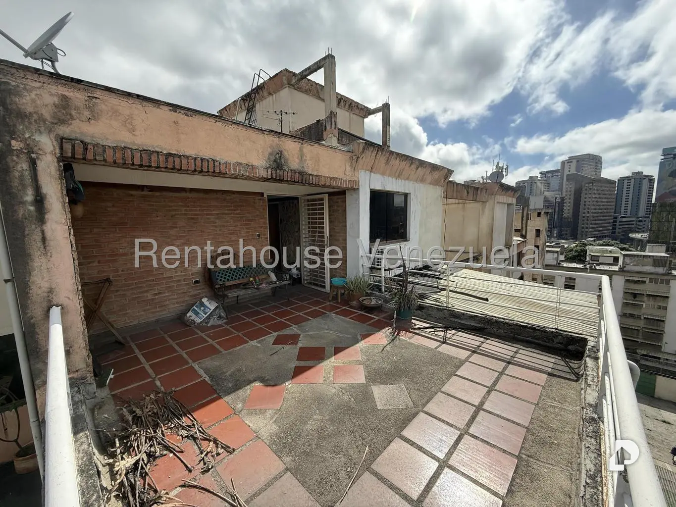 Apartamento en La Florida, Caracas – 23