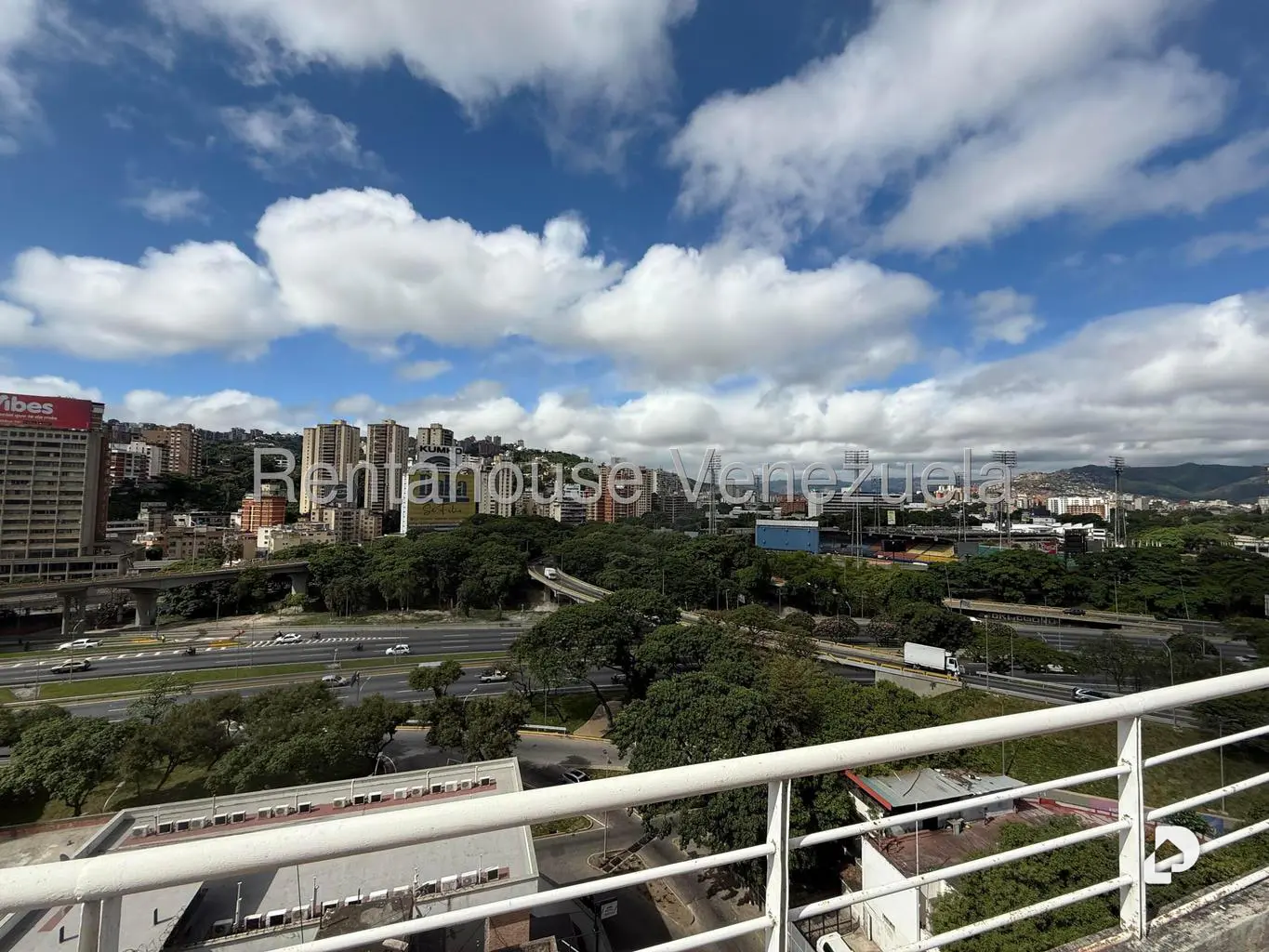 Apartamento en La Florida, Caracas – 24