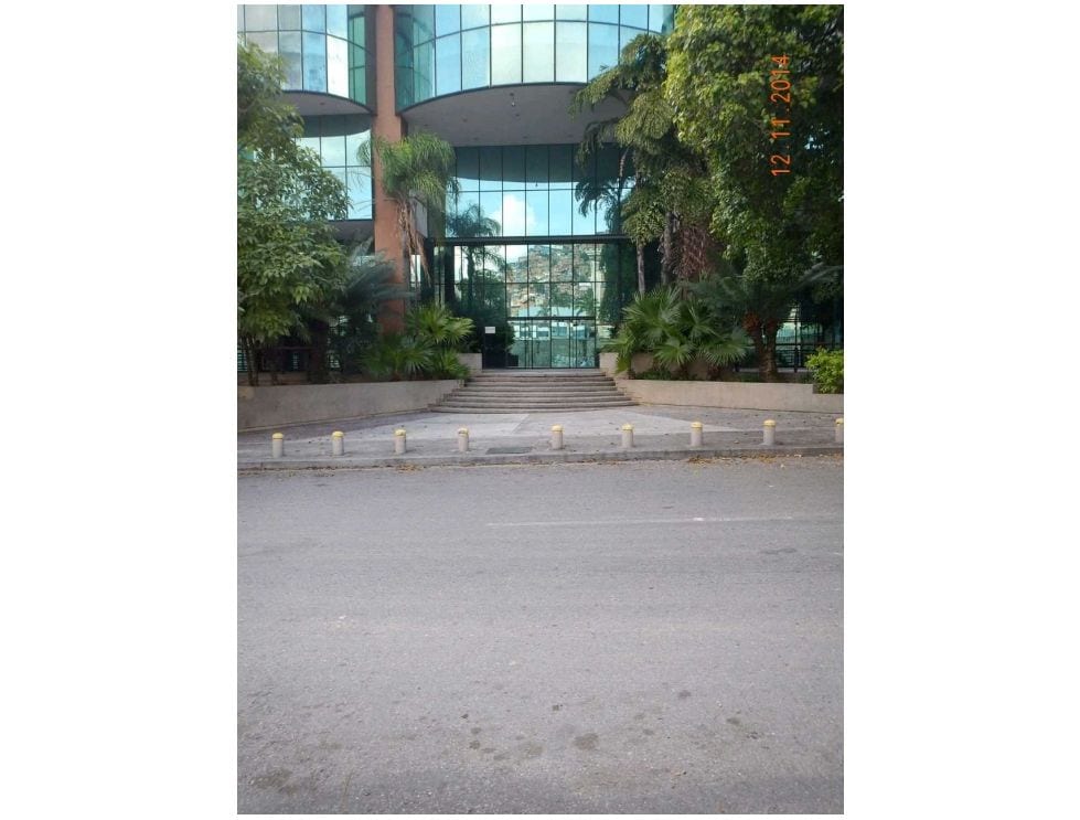Local comercial en La Urbina, Caracas - 1