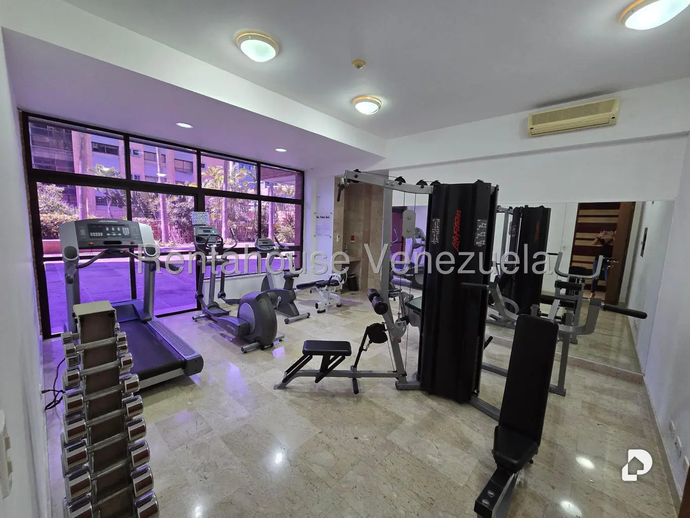 Apartamento en Campo Alegre, Caracas – 24