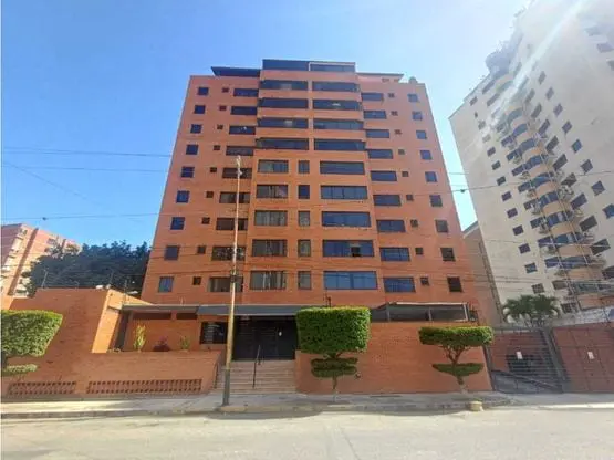 Apartamento en Res. Prisca Plaza, Barquisimeto - 1