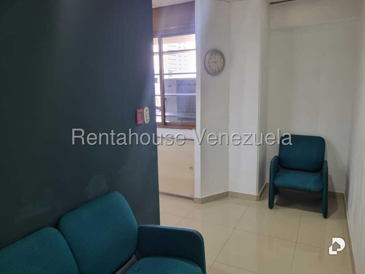 Oficina en Los Palos Grandes, Caracas – 15