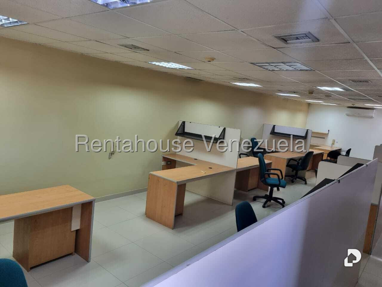 Oficina en Los Palos Grandes, Caracas – 18