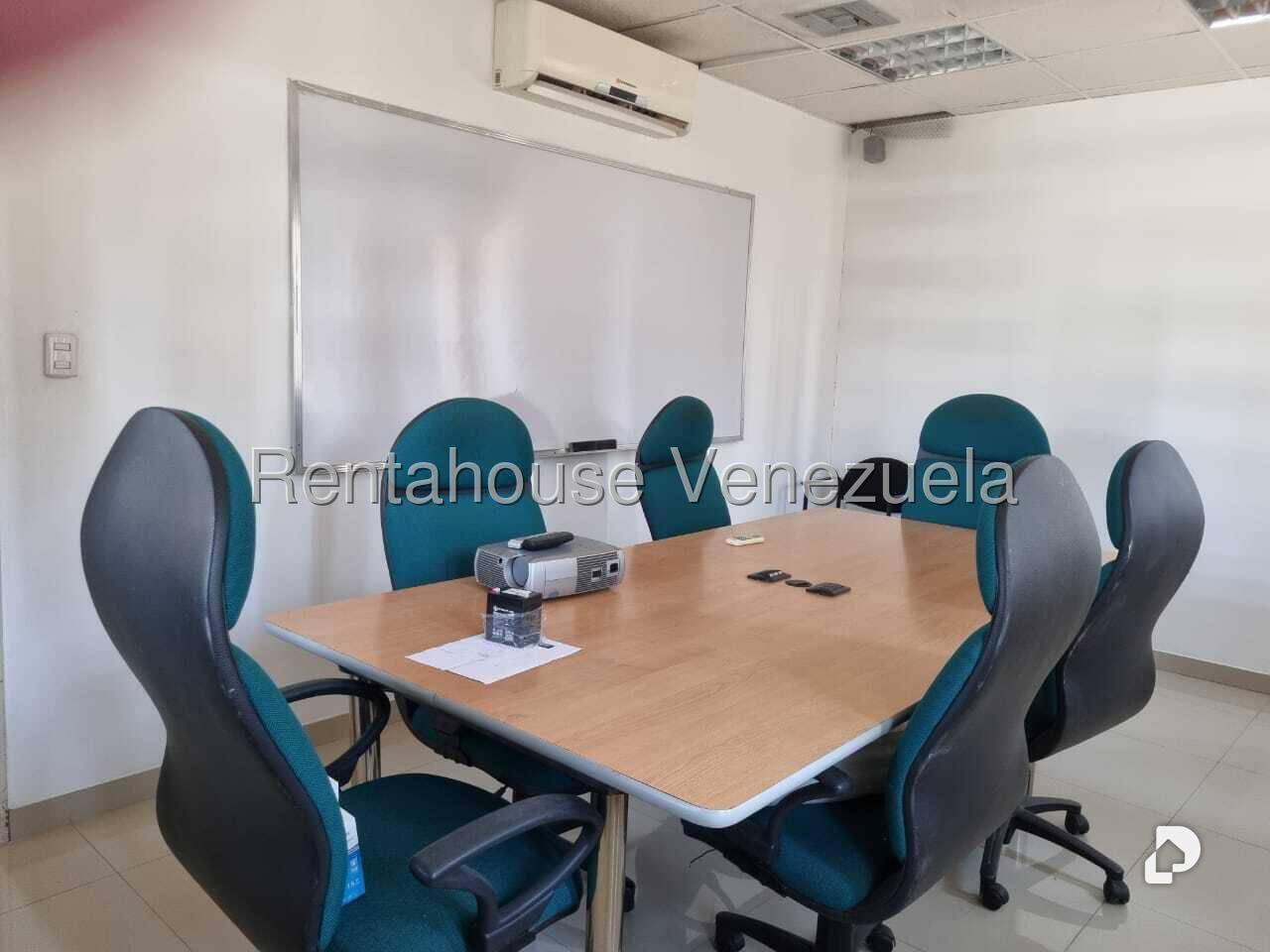 Oficina en Los Palos Grandes, Caracas – 24