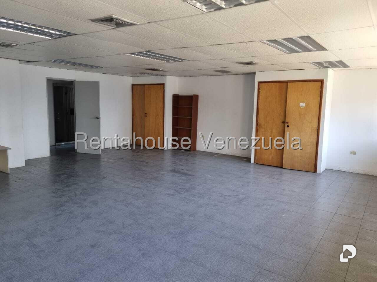 Oficina en Los Palos Grandes, Caracas – 6