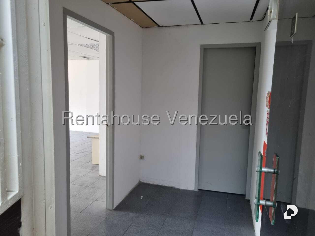 Oficina en Los Palos Grandes, Caracas – 3