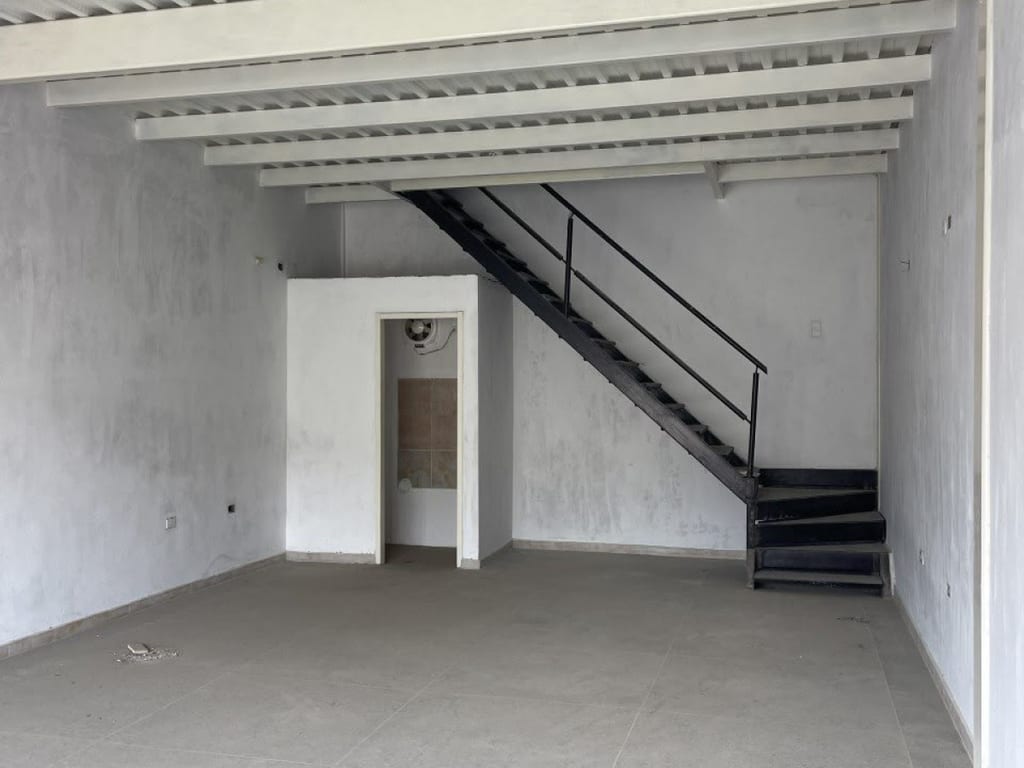 Local comercial en Cagua - 1