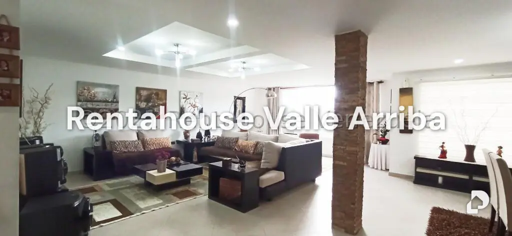 Casa en Oripoto, Caracas – 15