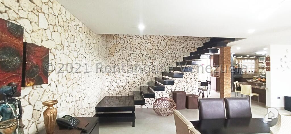 Casa en Oripoto, Caracas – 28