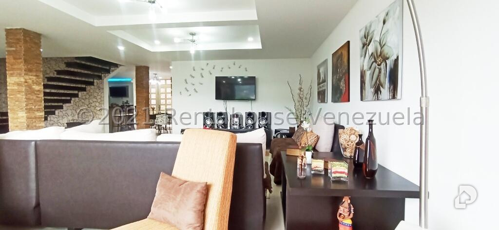 Casa en Oripoto, Caracas – 24