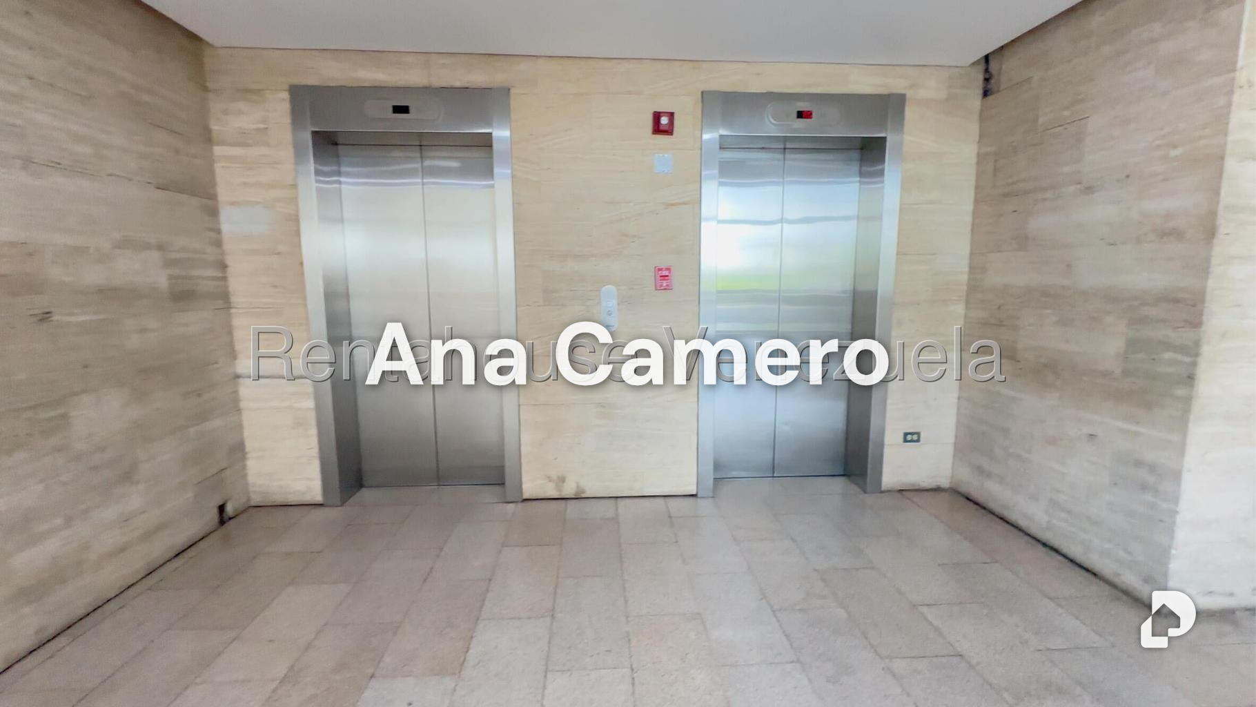 Local comercial en Los Dos Caminos, Caracas – 25