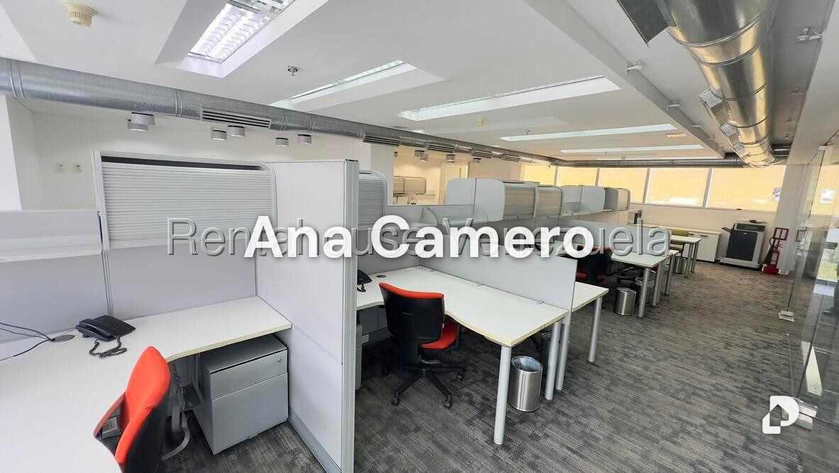 Local comercial en Los Dos Caminos, Caracas – 11