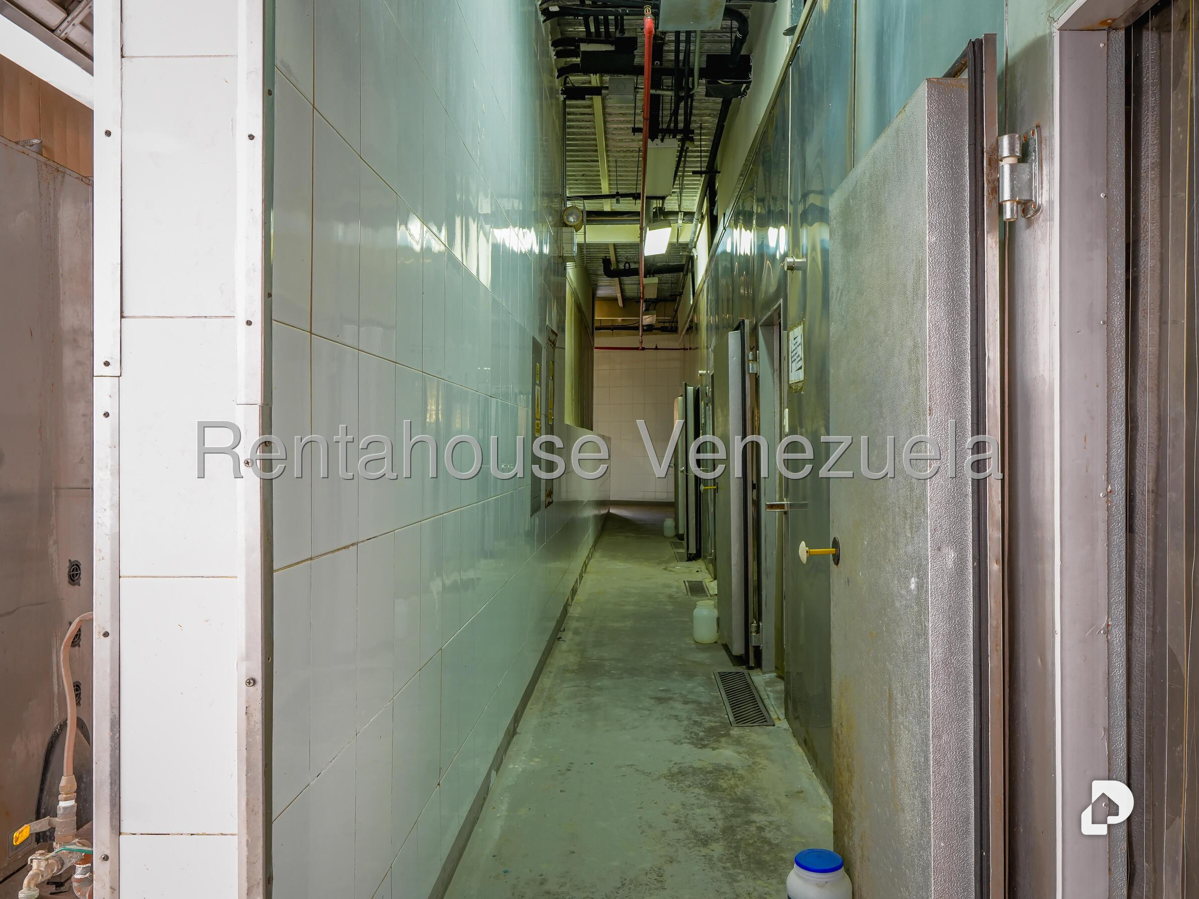 Edificio en Piedra Azul, Caracas – 13