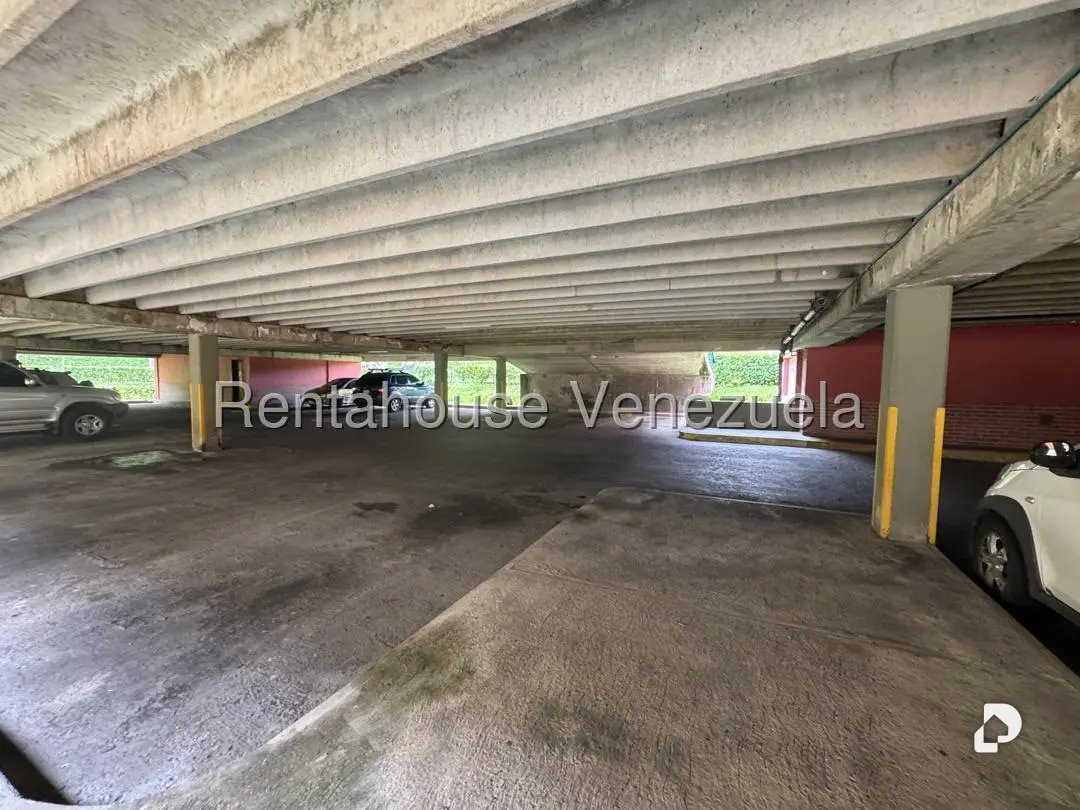Apartamento en La Rosaleda, San Antonio de Los Altos – 12