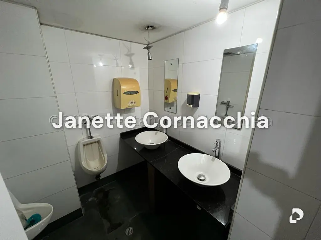 Local comercial en Los Palos Grandes, Caracas – 10