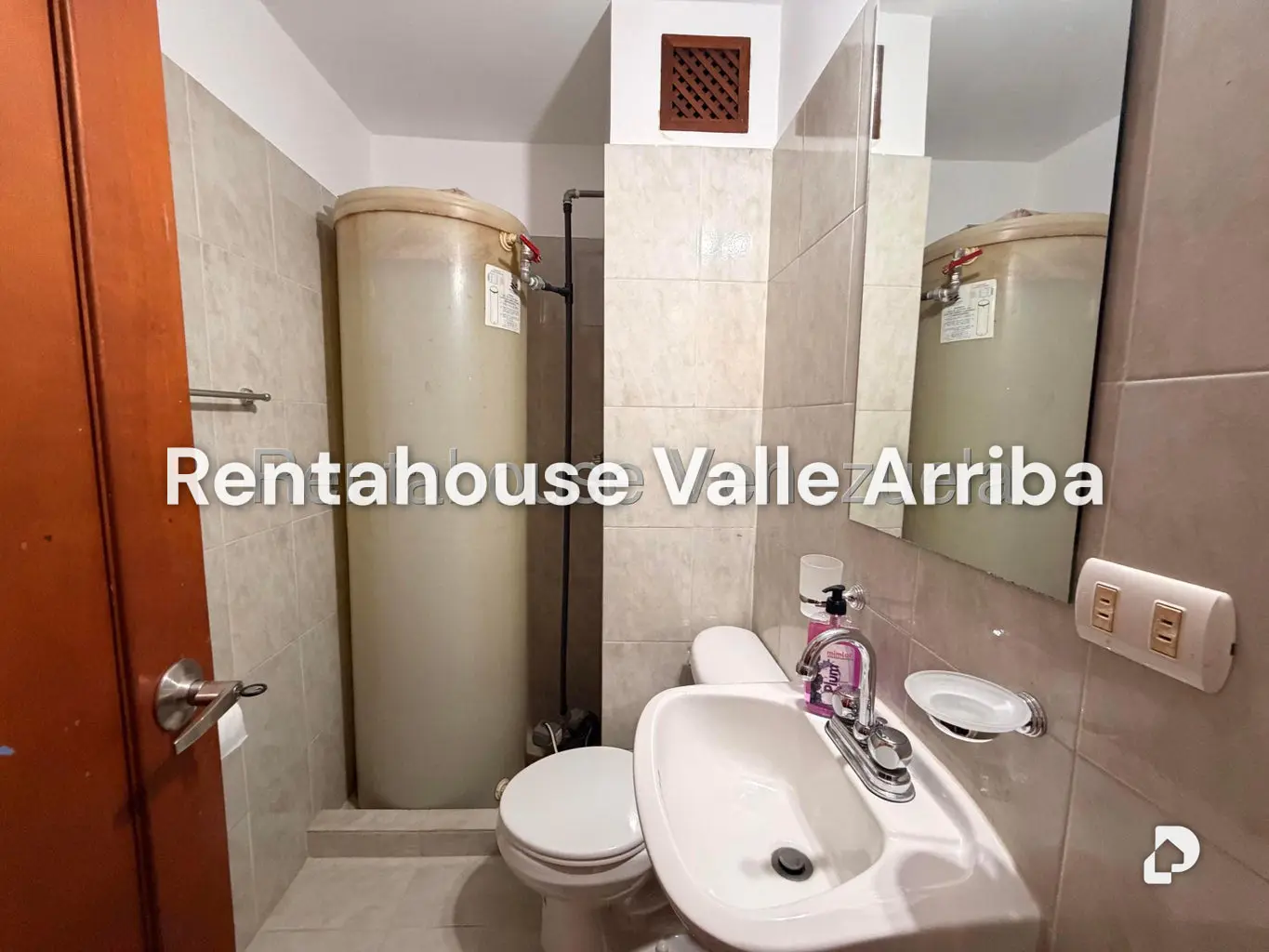 Apartamento en Colinas de La Tahona, Caracas – 17
