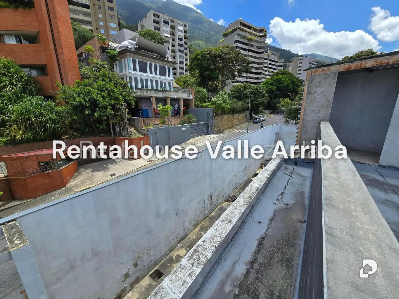 Casa en Altamira, Caracas – 25