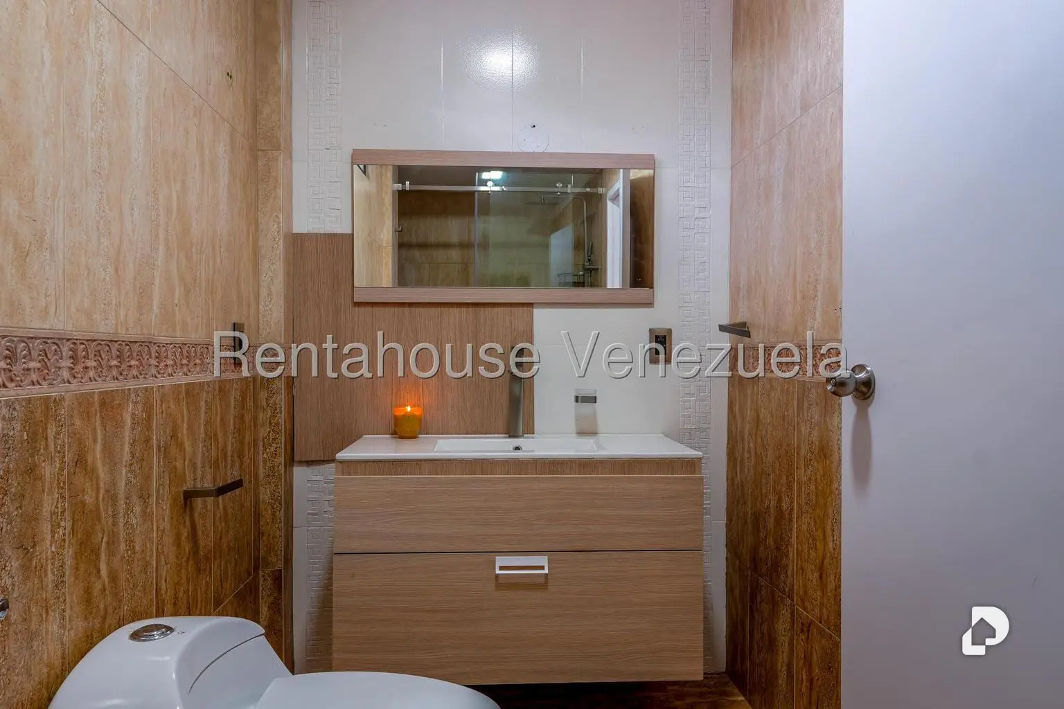 Casa en Alto Prado, Caracas – 33