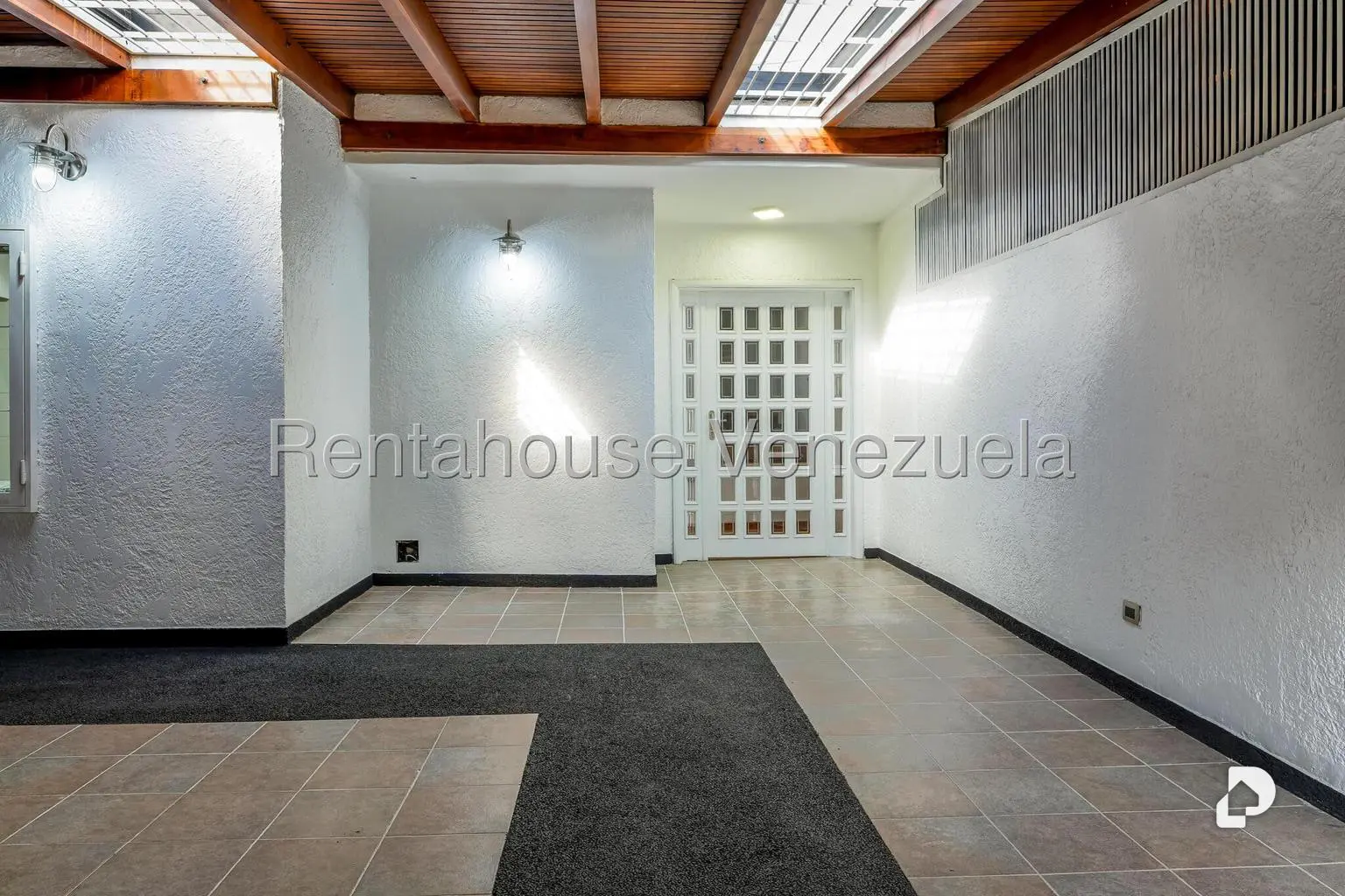 Casa en Alto Prado, Caracas – 13
