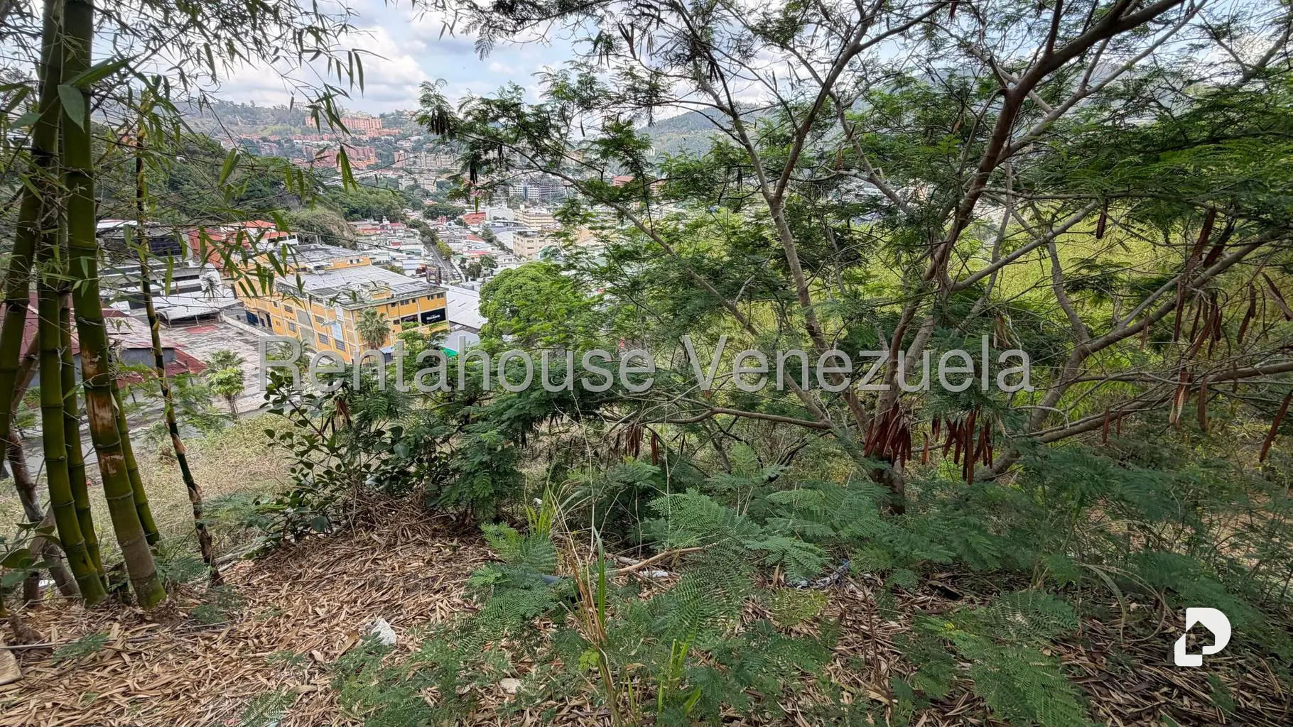 Terreno en La Trinidad, Caracas – 11