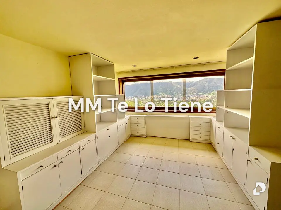 Casa en Cerro Verde, Caracas – 17