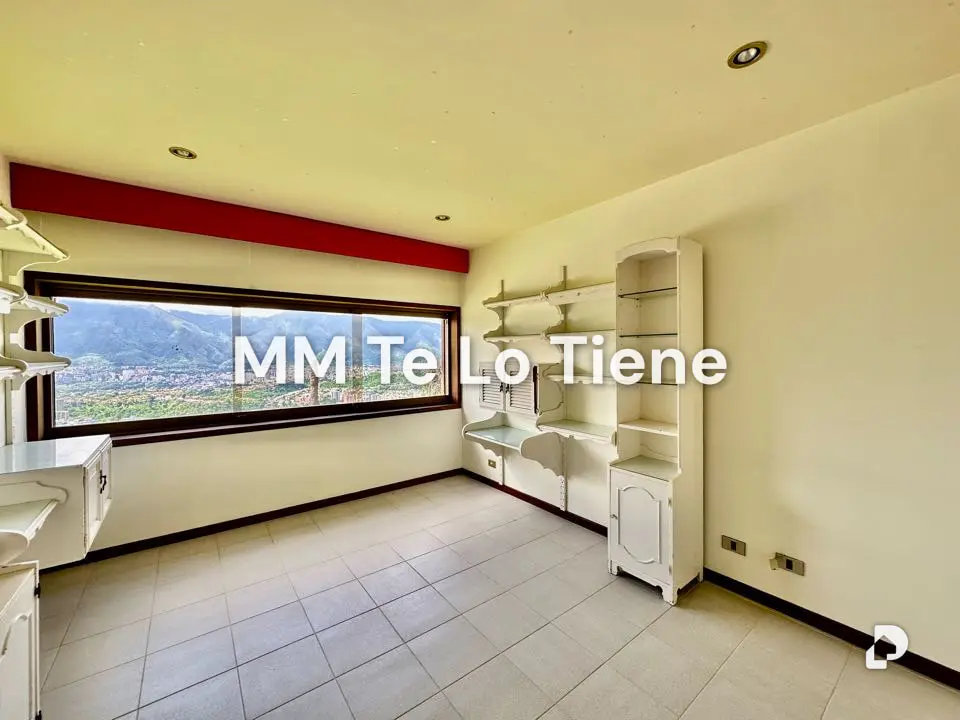 Casa en Cerro Verde, Caracas – 18