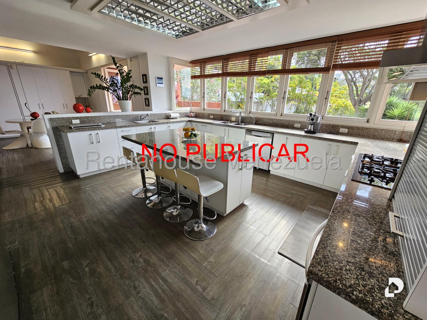 Casa en Alto Hatillo, Caracas – 19