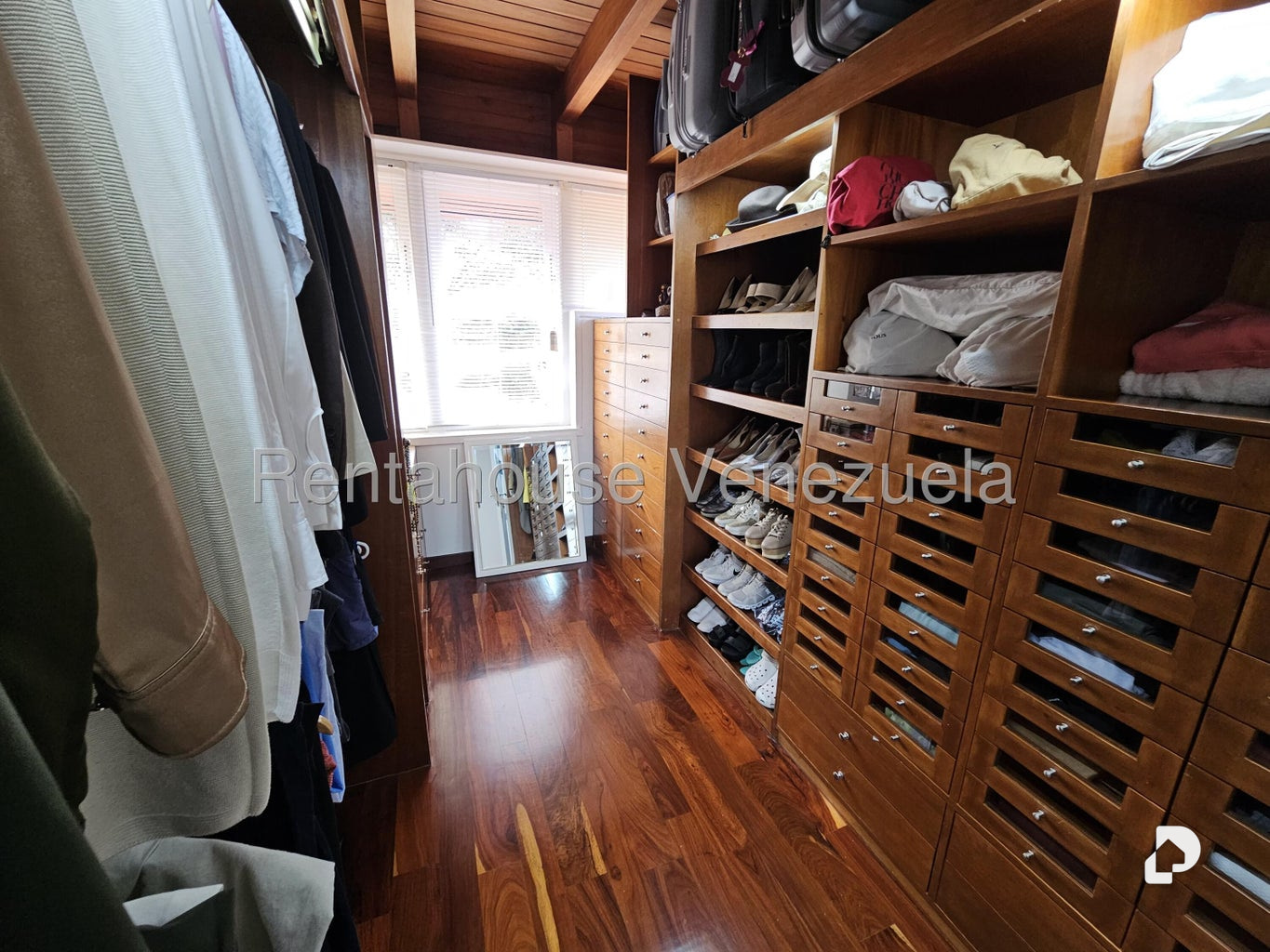 Casa en Alto Hatillo, Caracas – 29