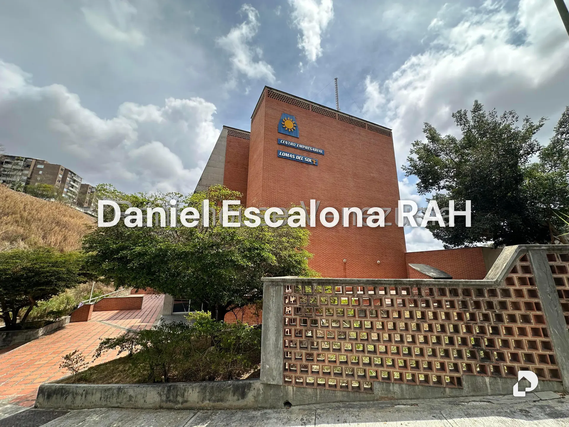 Local comercial en Lomas del Sol, Caracas