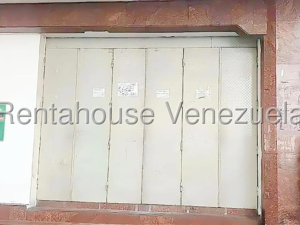 Local comercial en Av. Baralt, Caracas - 1