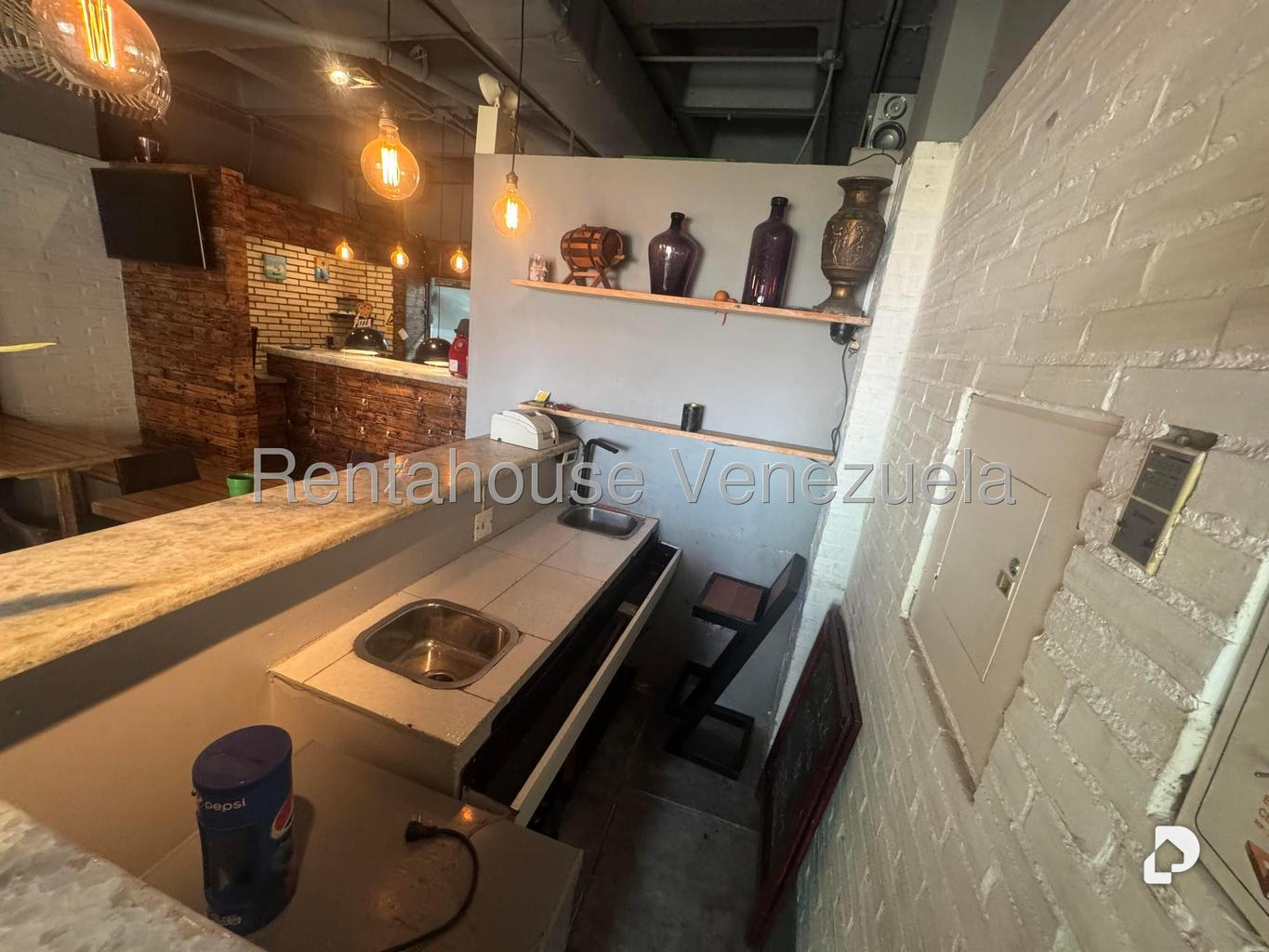 Local comercial en Los Samanes, Caracas – 1
